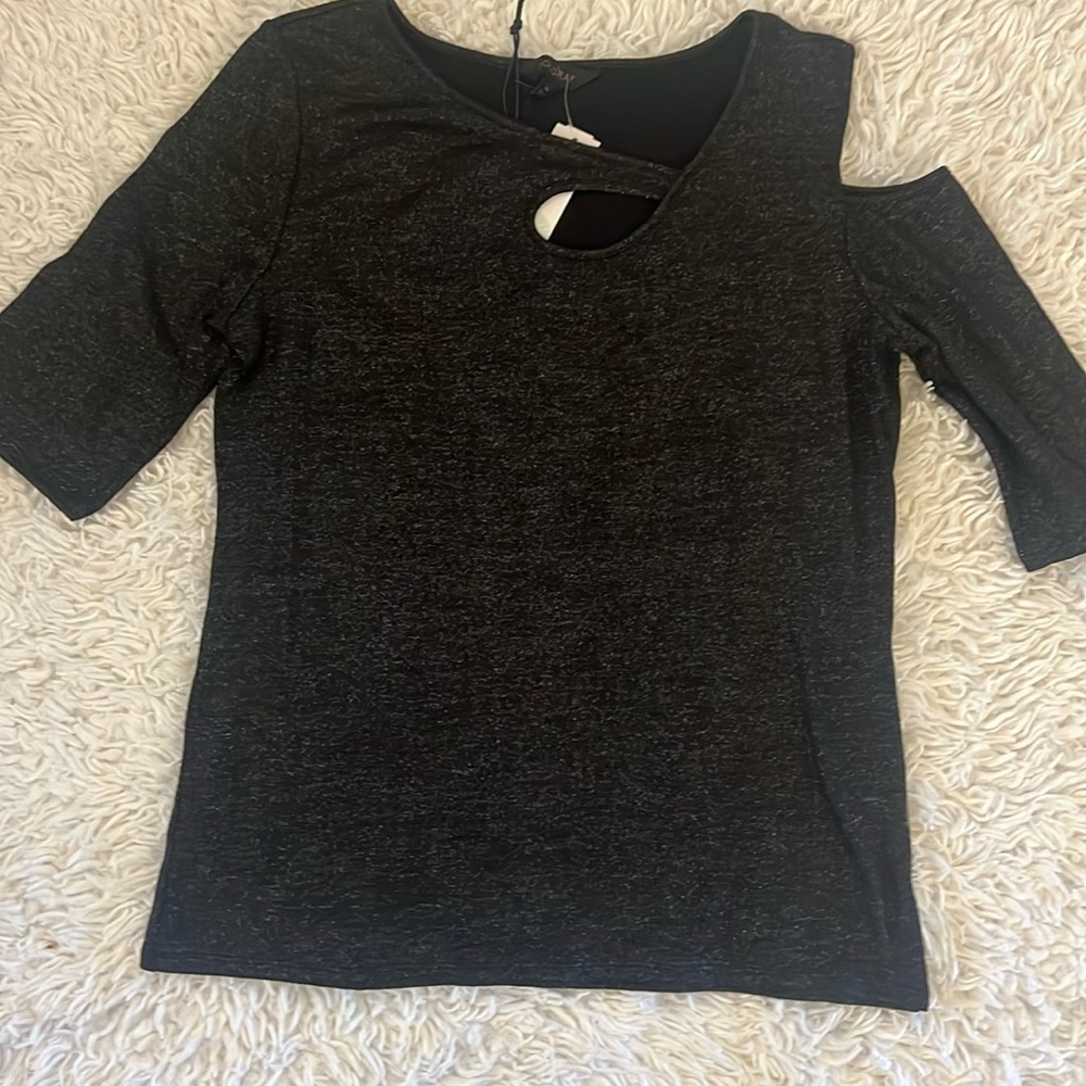 3/4 sleeves with cut-outs and sliver threading